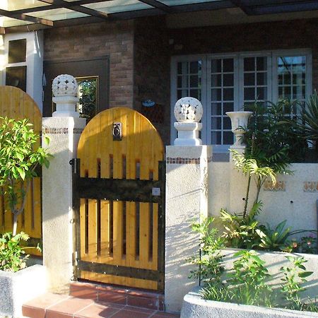 Alongs Garden Bed and Breakfast Heng-ch'un Esterno foto