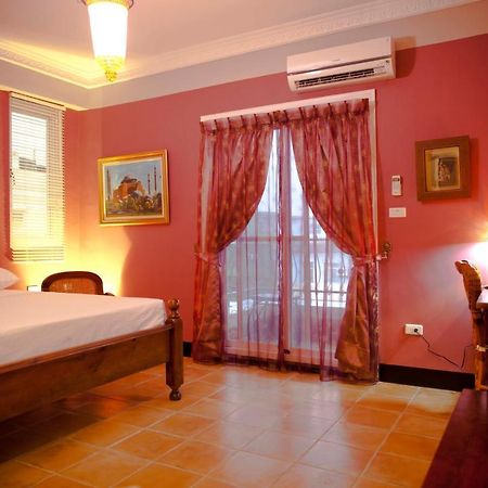 Alongs Garden Bed and Breakfast Heng-ch'un Esterno foto