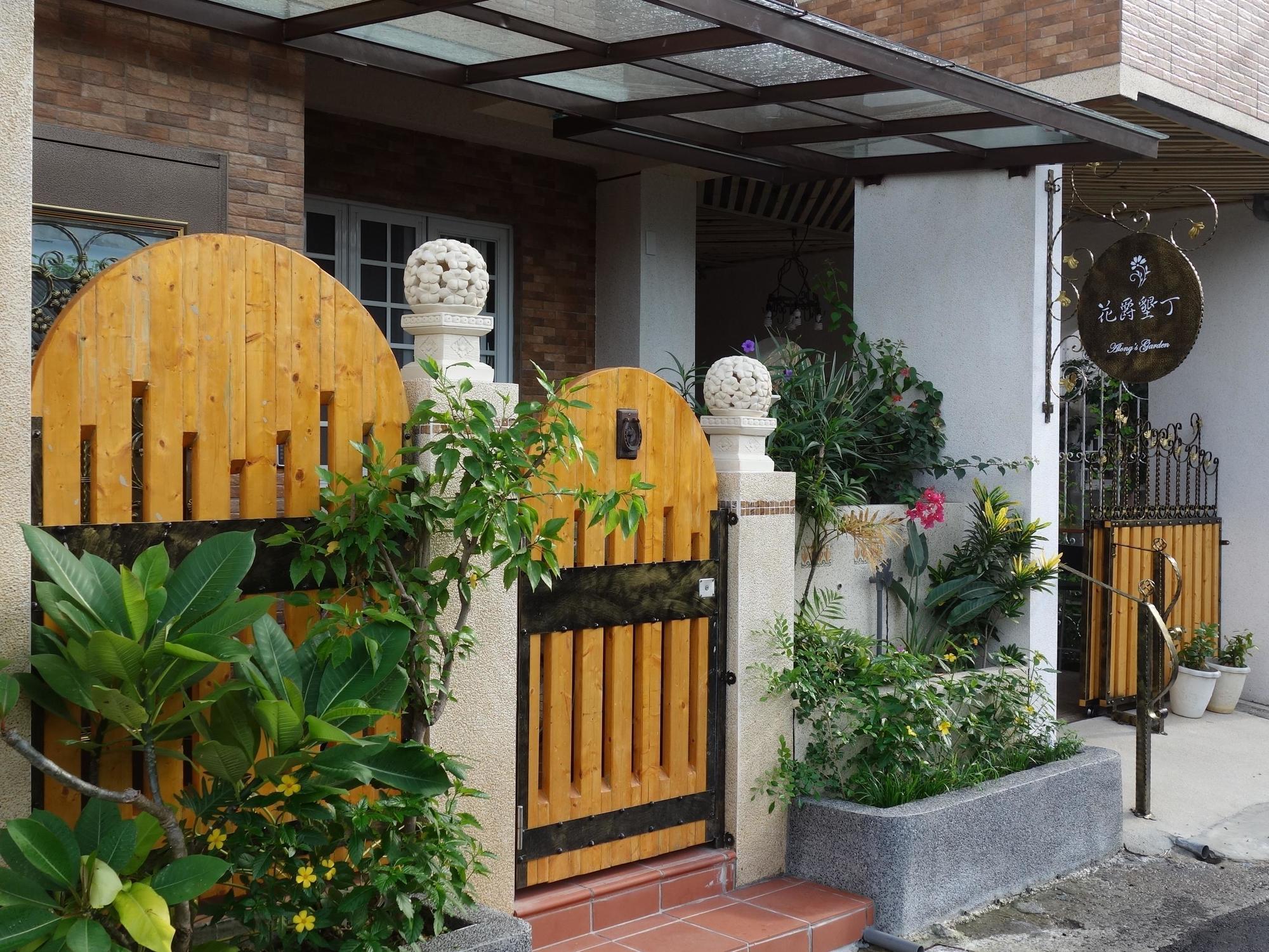 Alongs Garden Bed and Breakfast Heng-ch'un Esterno foto