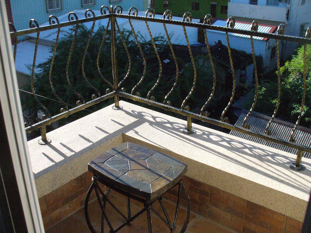 Alongs Garden Bed and Breakfast Heng-ch'un Esterno foto