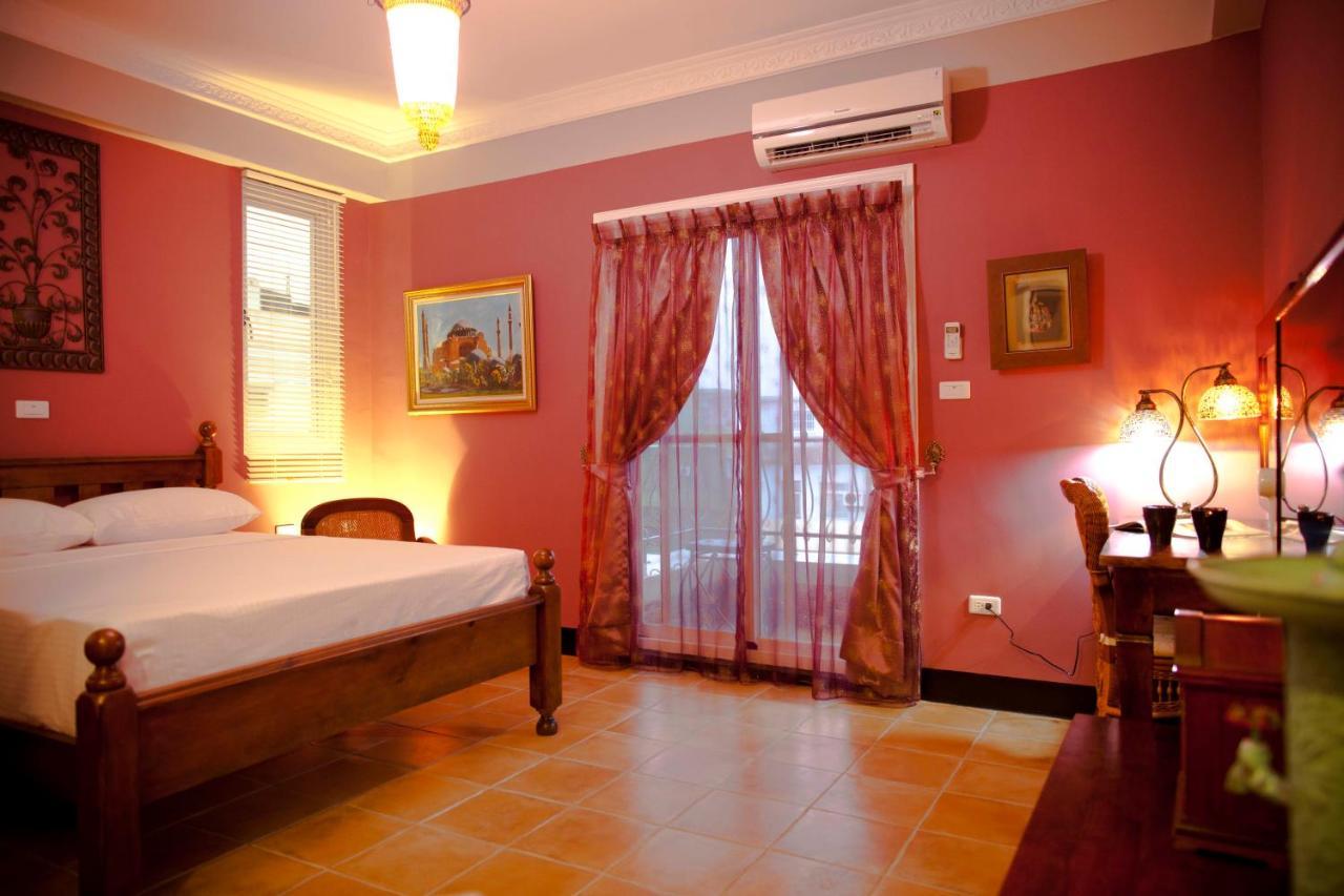 Alongs Garden Bed and Breakfast Heng-ch'un Esterno foto