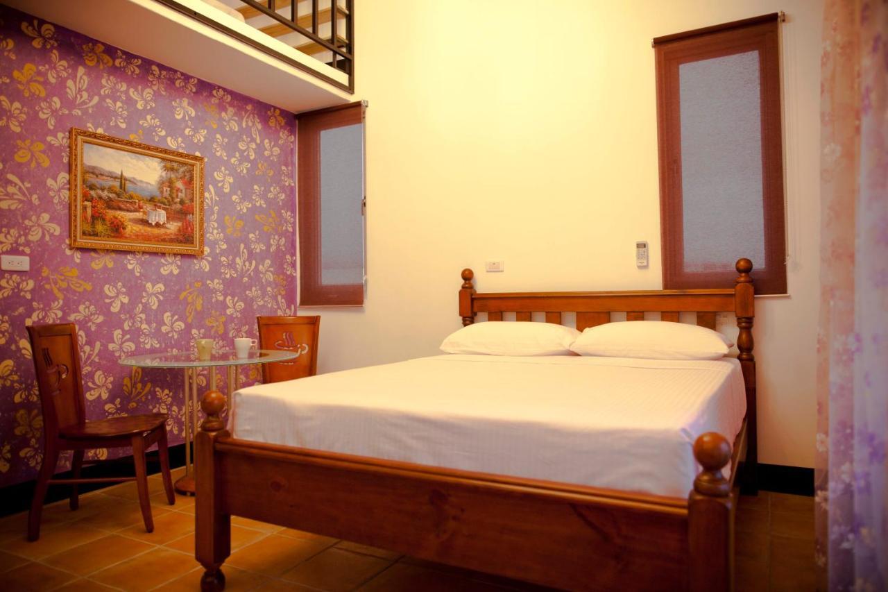 Alongs Garden Bed and Breakfast Heng-ch'un Esterno foto